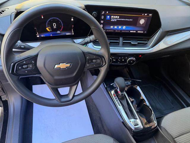 Used 2024 Chevrolet Trax LT image 11