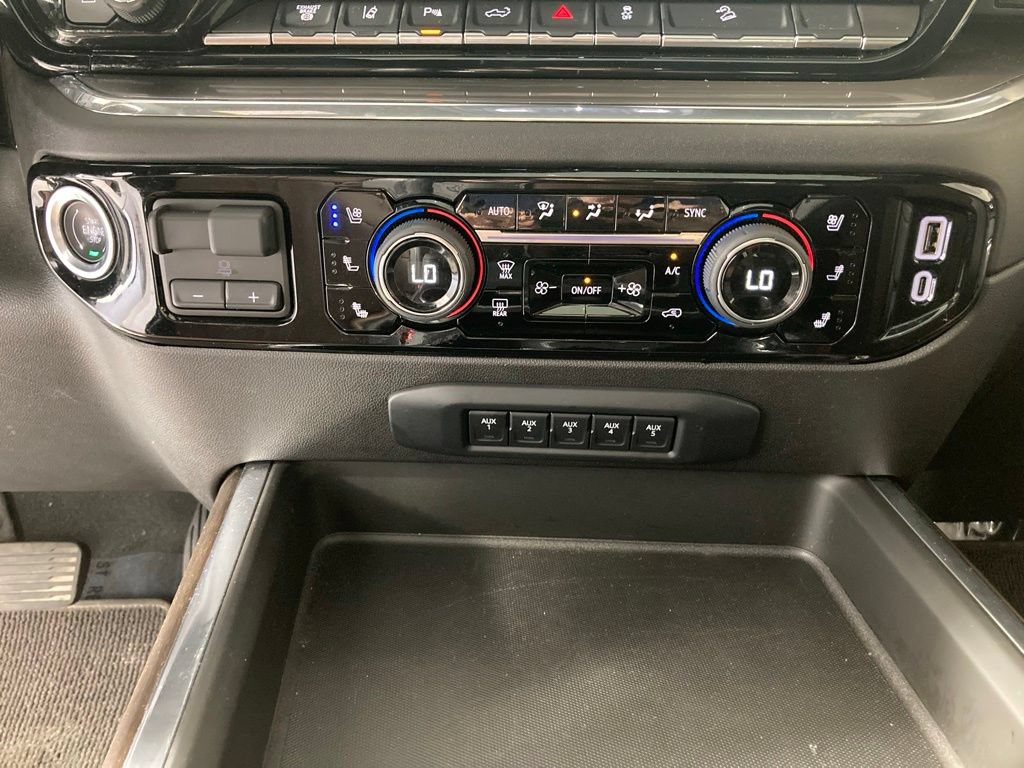 Used 2024 Chevrolet Silverado 3500 High Country w/ High Country Premium Package AWD/4WD image 11
