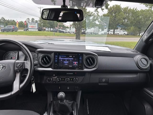 Used 2017 Toyota Tacoma TRD Sport w/ Tow Package AWD/4WD image 25