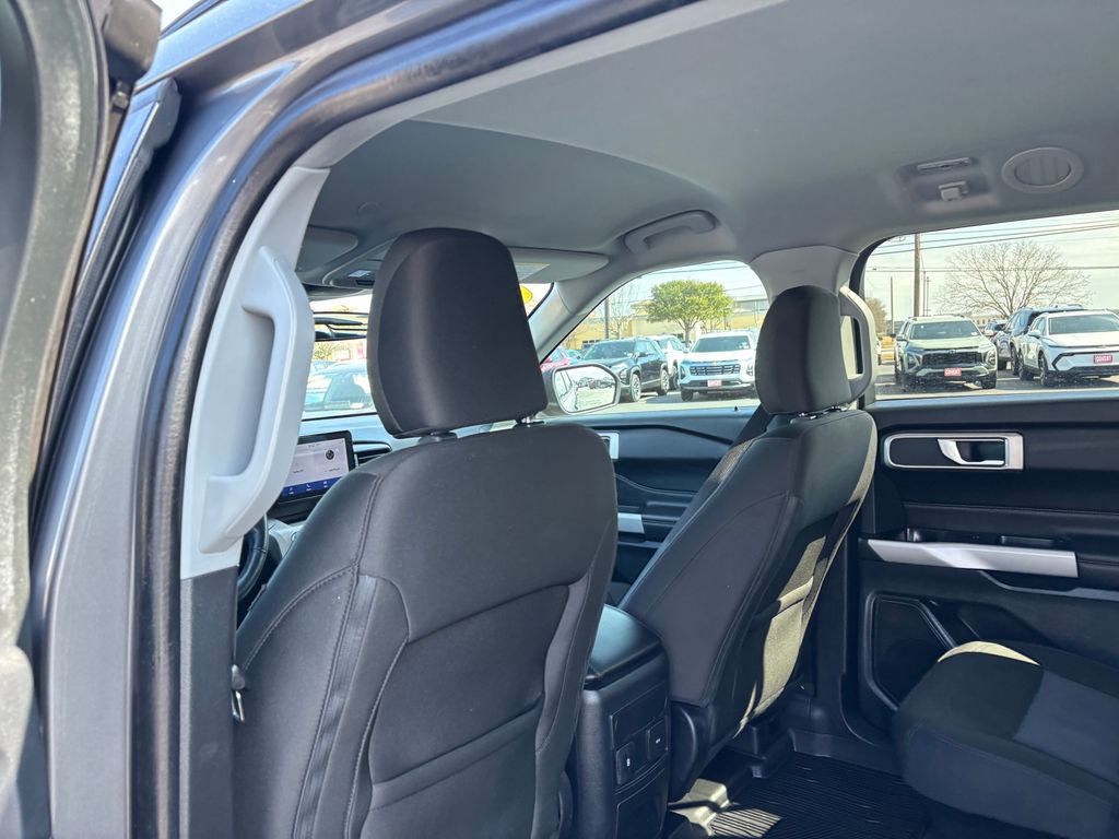 Used 2024 Ford Explorer XLT image 26
