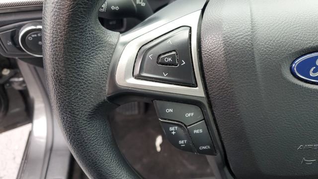 Used 2020 Ford Fusion SE image 10