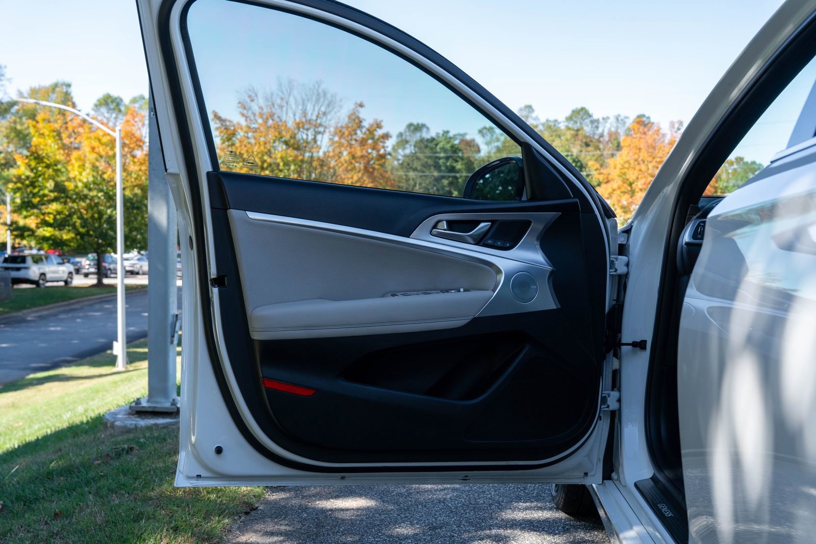 Used 2022 Genesis G70 2.0T w/ Prestige Package image 15