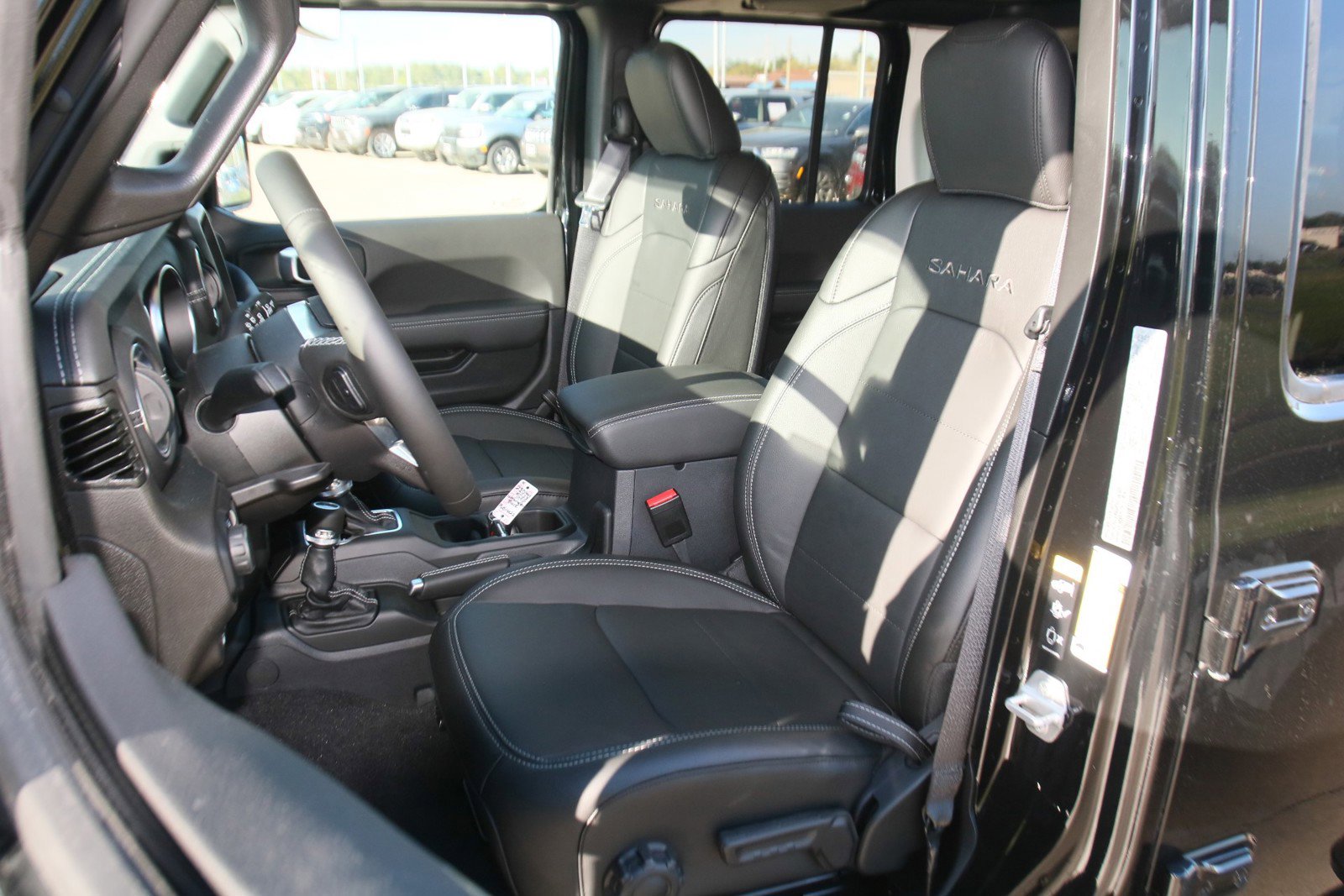 New 2023 Jeep Wrangler Sahara w/ Cold Weather Group image 9