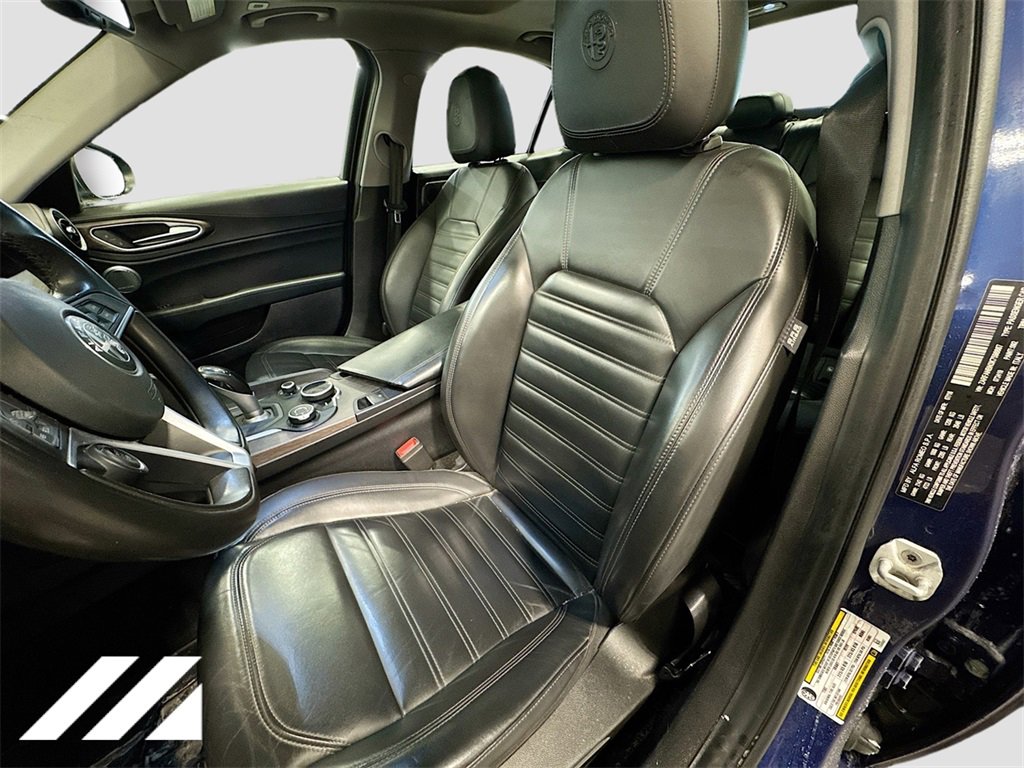 Used 2019 Alfa Romeo Giulia Ti w/ Quick Order Package 22X Lusso image 21