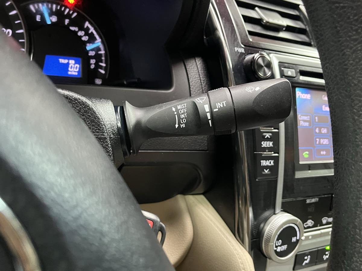 Used 2012 Toyota Camry LE FWD image 16