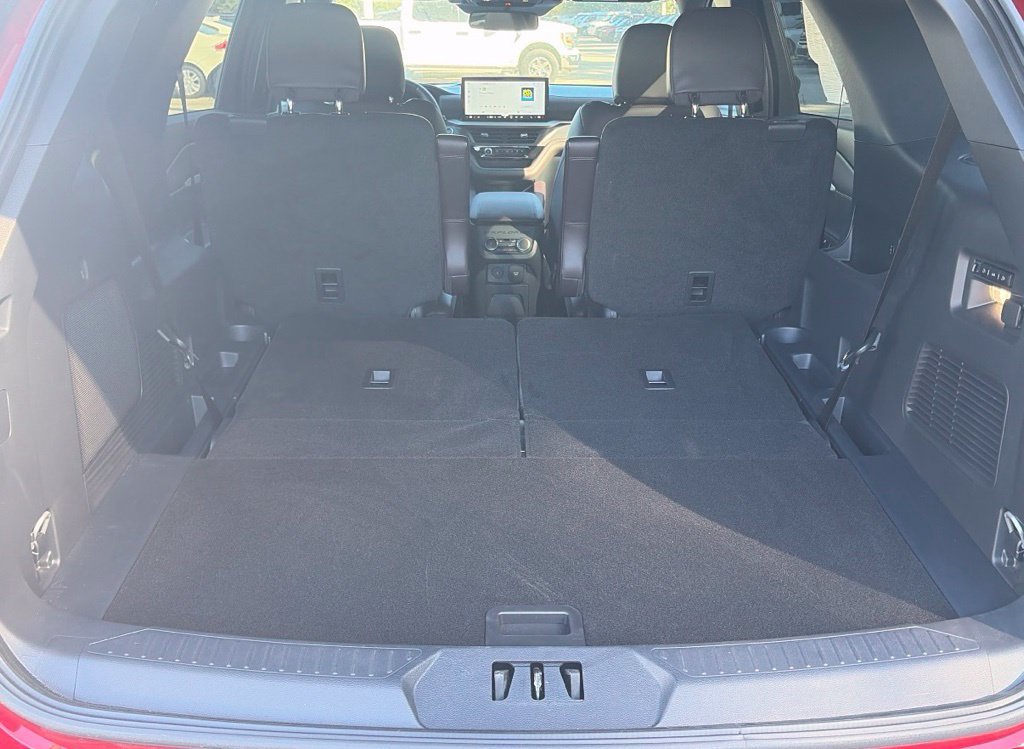 Certified 2026 Ford Explorer Platinum RWD image 31