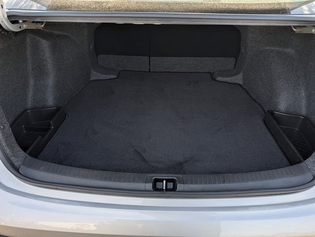 Used 2025 Toyota Corolla SE image 29