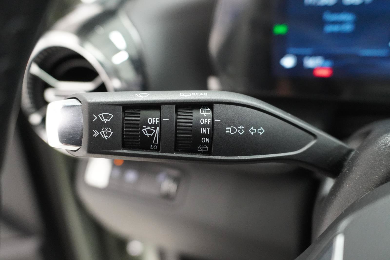 Used 2026 Chevrolet Equinox LT w/ Midnight Edition FWD image 9