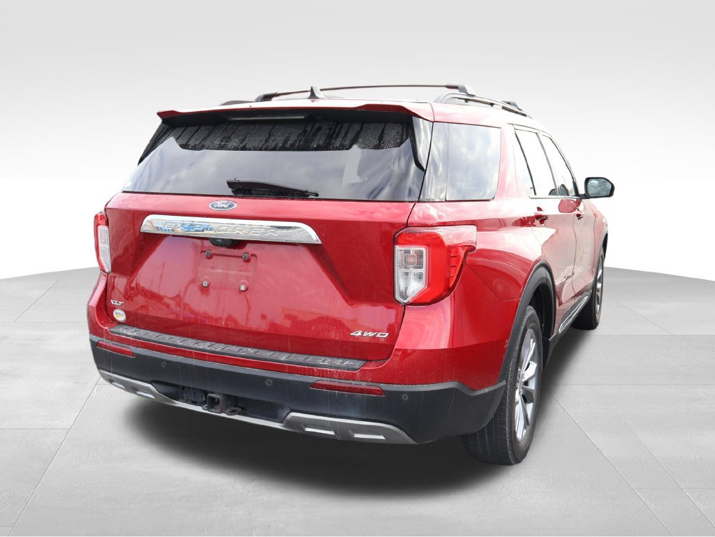 Used 2022 Ford Explorer XLT w/ Equipment Group 202A AWD/4WD image 17