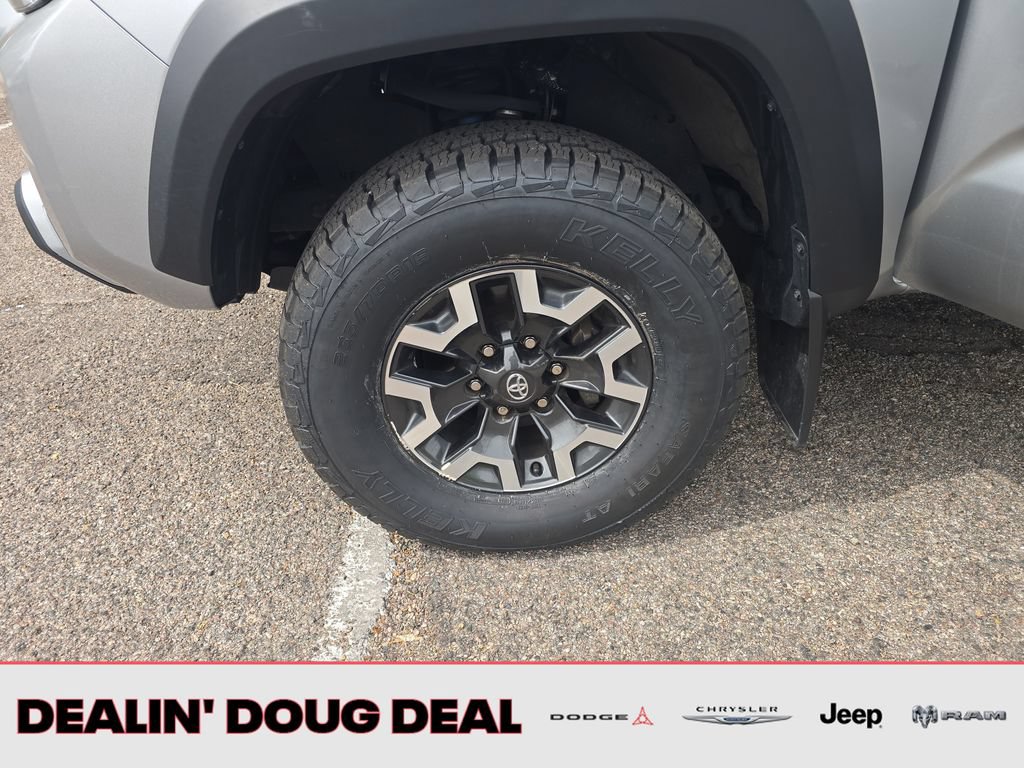 Used 2023 Toyota Tacoma TRD Off-Road w/ Technology Package AWD/4WD image 27