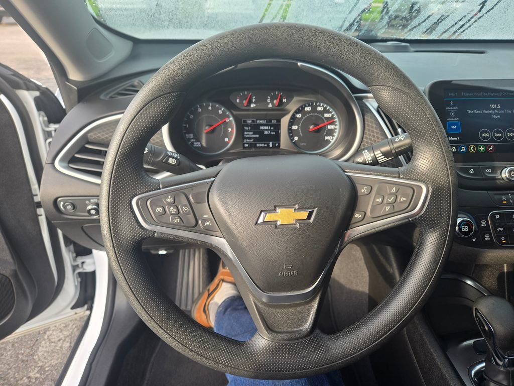 Used 2023 Chevrolet Malibu LT FWD image 9