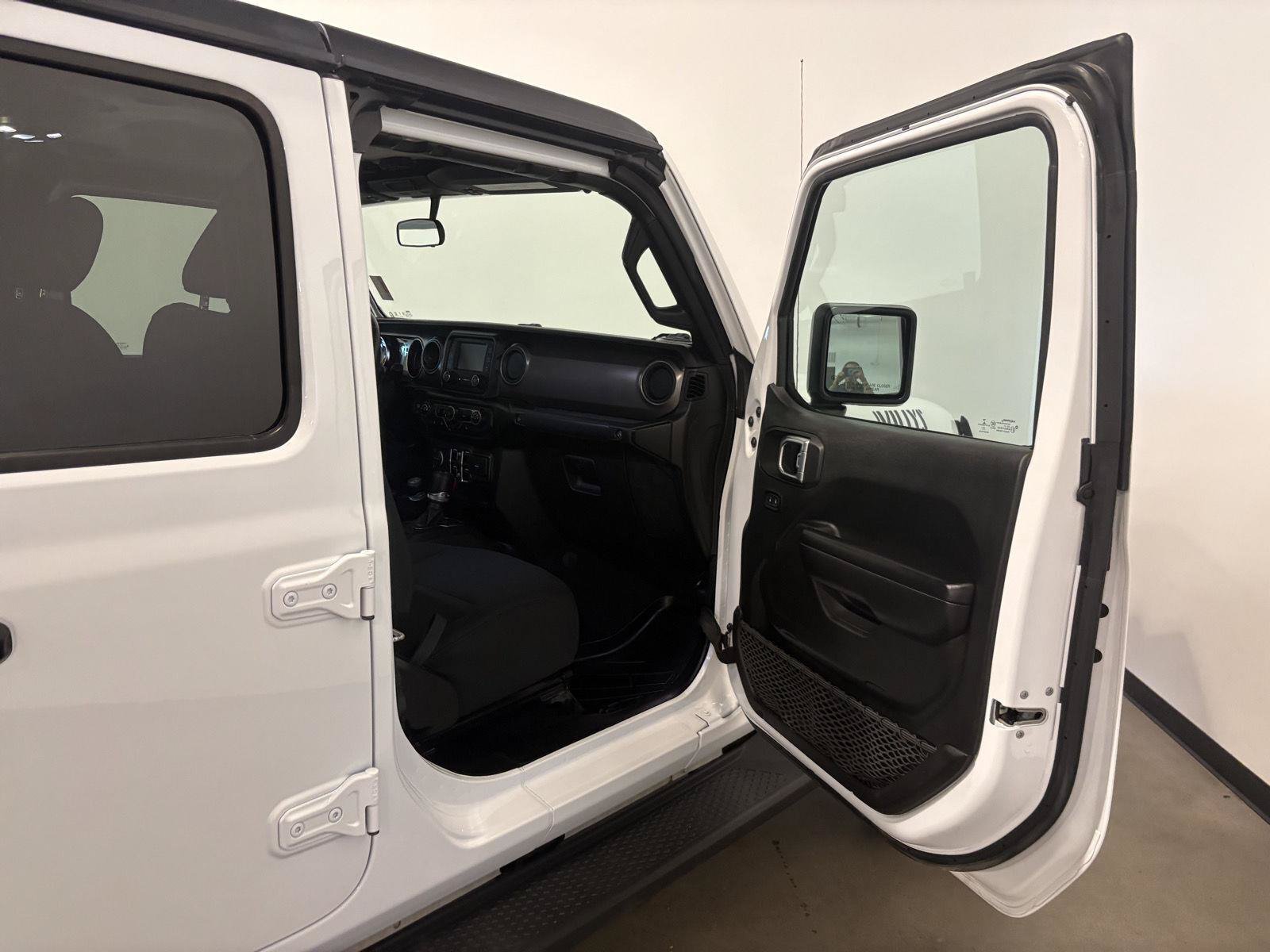 Used 2021 Jeep Gladiator Sport AWD/4WD image 43