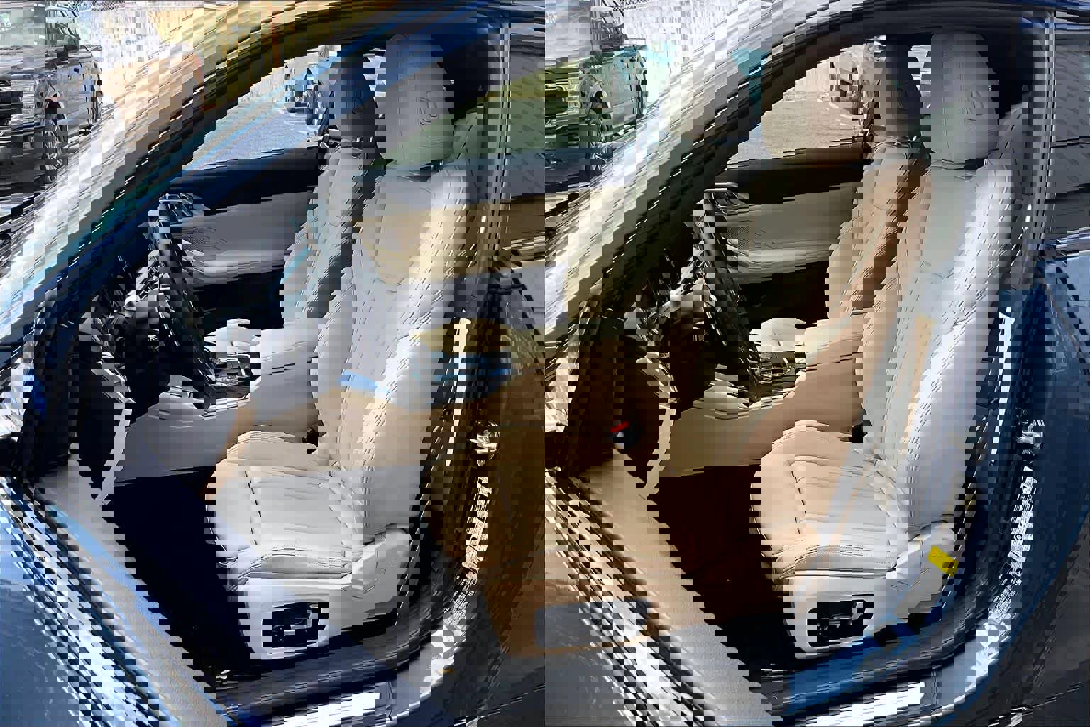 Used 2021 BMW 430i Coupe w/ Convenience Package image 11