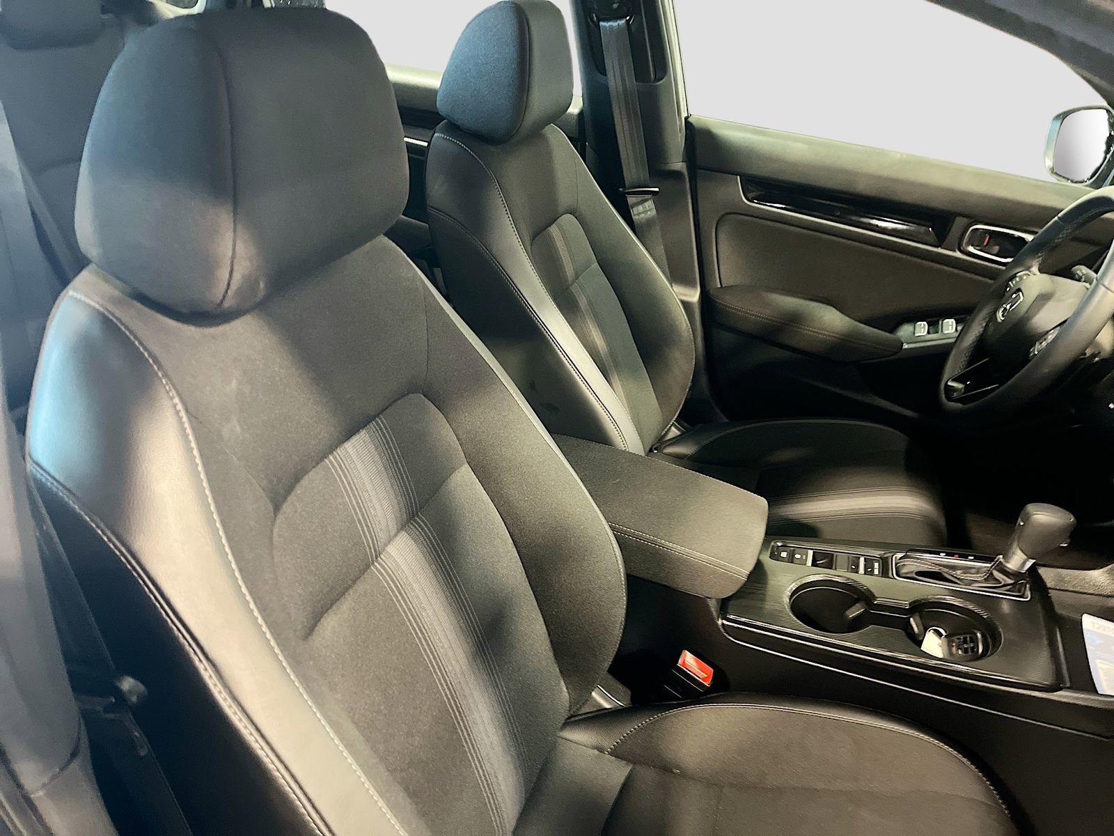 Used 2025 Honda Civic Sport image 28