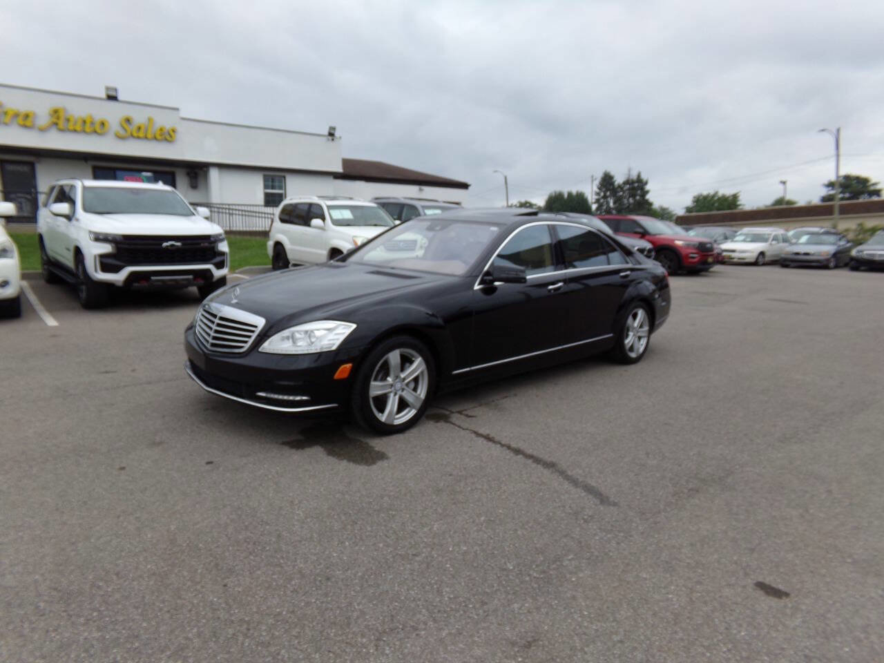 Used 2011 Mercedes-Benz S 550 4MATIC image 2