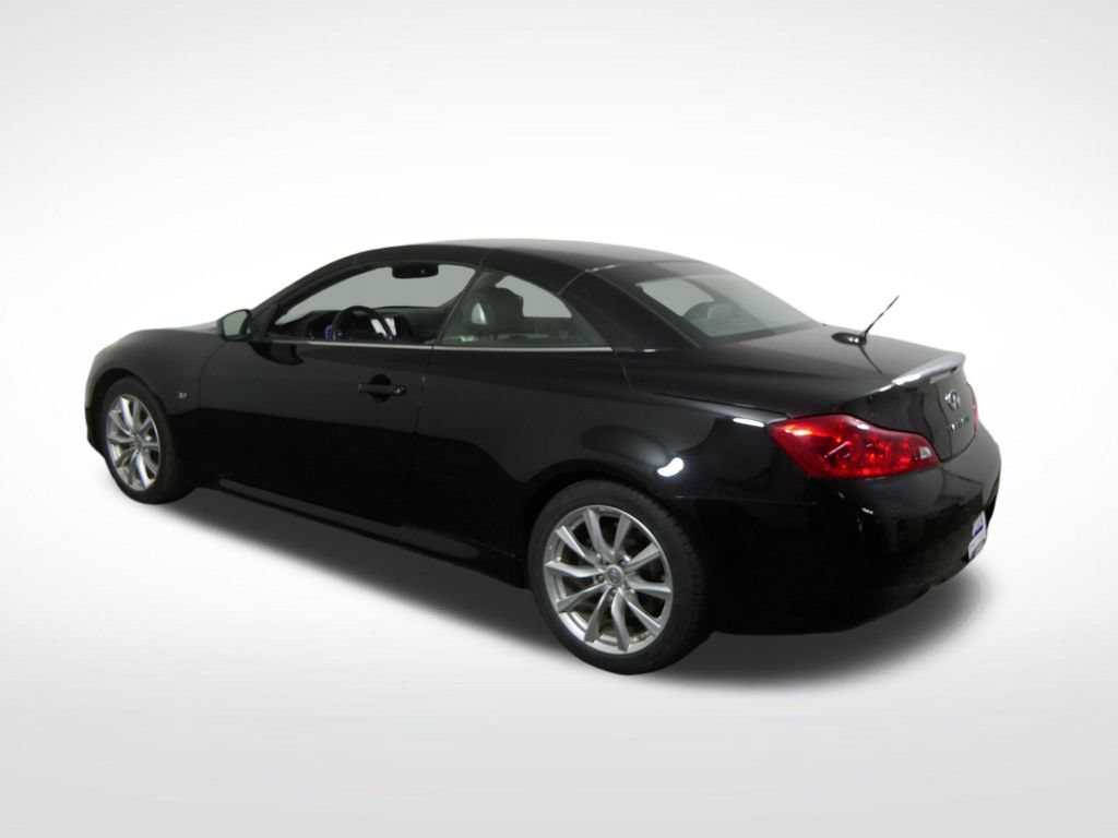 Used 2015 INFINITI Q60 Convertible w/ Premium Package RWD image 6