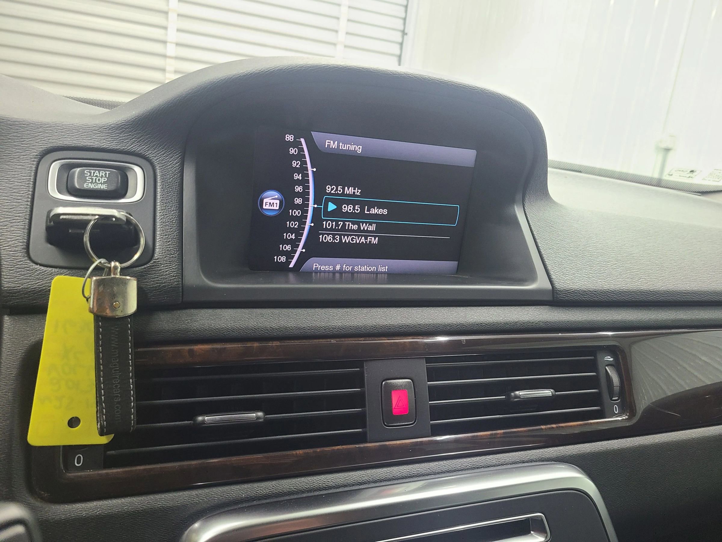 Used 2013 Volvo XC70 3.2 image 32