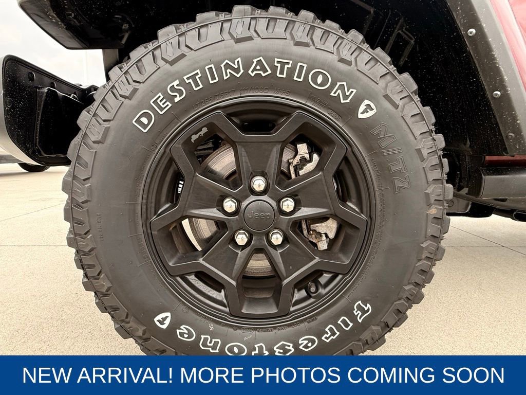 Used 2022 Jeep Gladiator Willys image 10