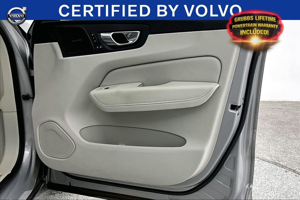 Used 2023 Volvo XC60 B5 Ultimate AWD/4WD image 25
