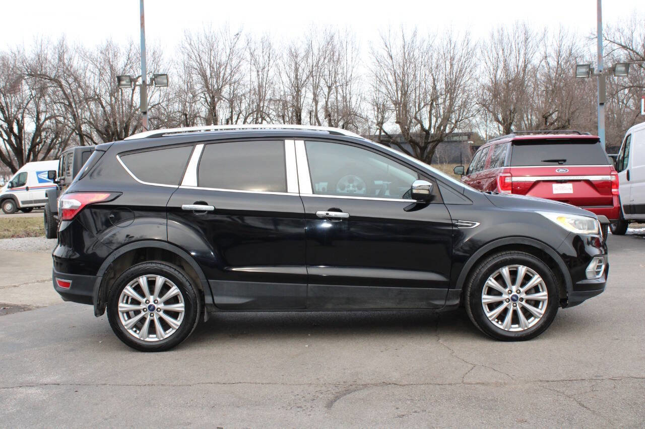 Used 2017 Ford Escape Titanium image 6