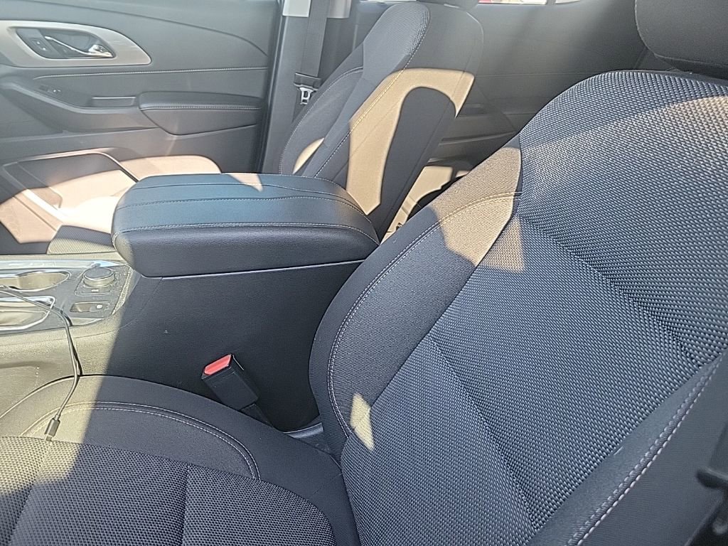 Used 2021 Chevrolet Traverse LS image 22
