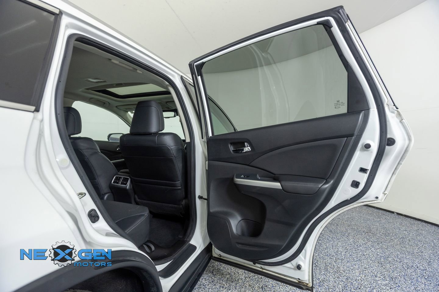 Used 2016 Honda CR-V Touring image 32