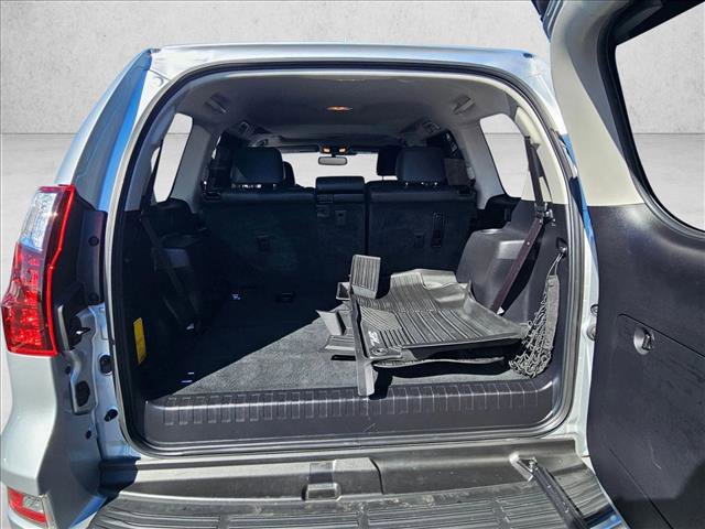 Used 2017 Lexus GX 460 w/ Navigation Package image 6