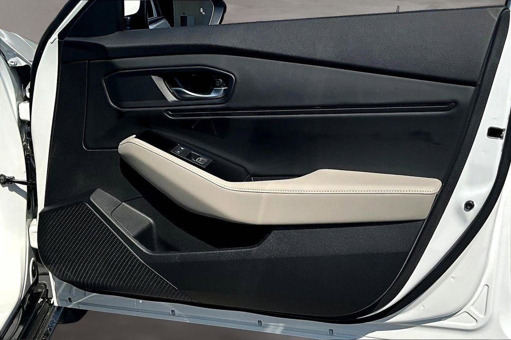 Certified 2025 Honda Accord Touring image 28
