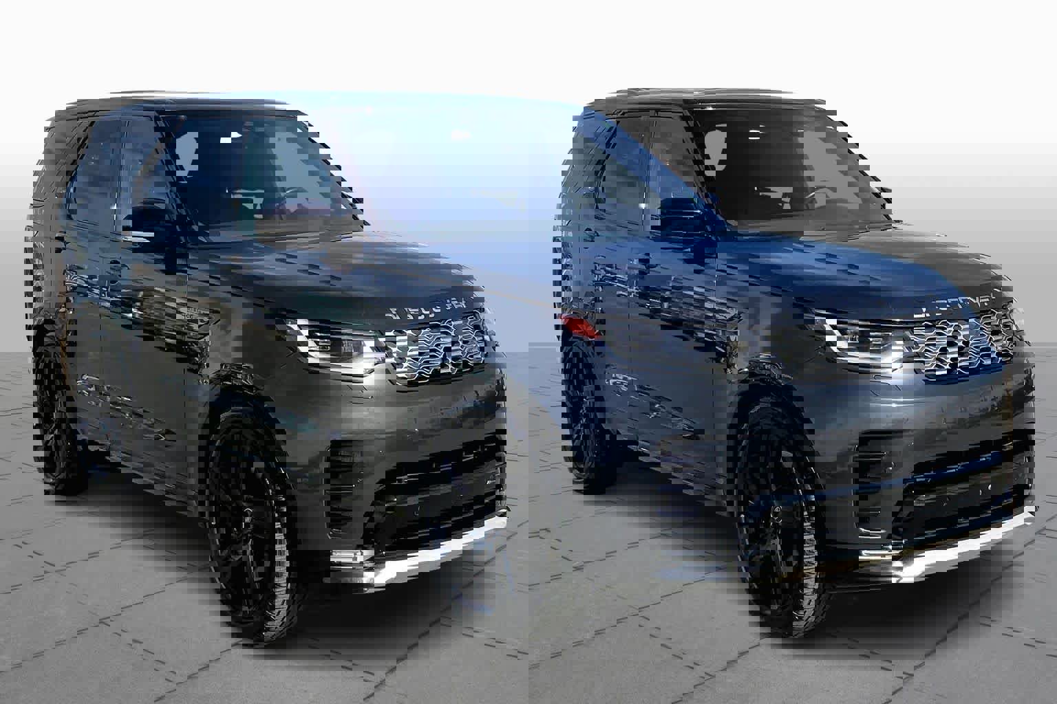 Used 2023 Land Rover Discovery Metropolitan Edition image 2