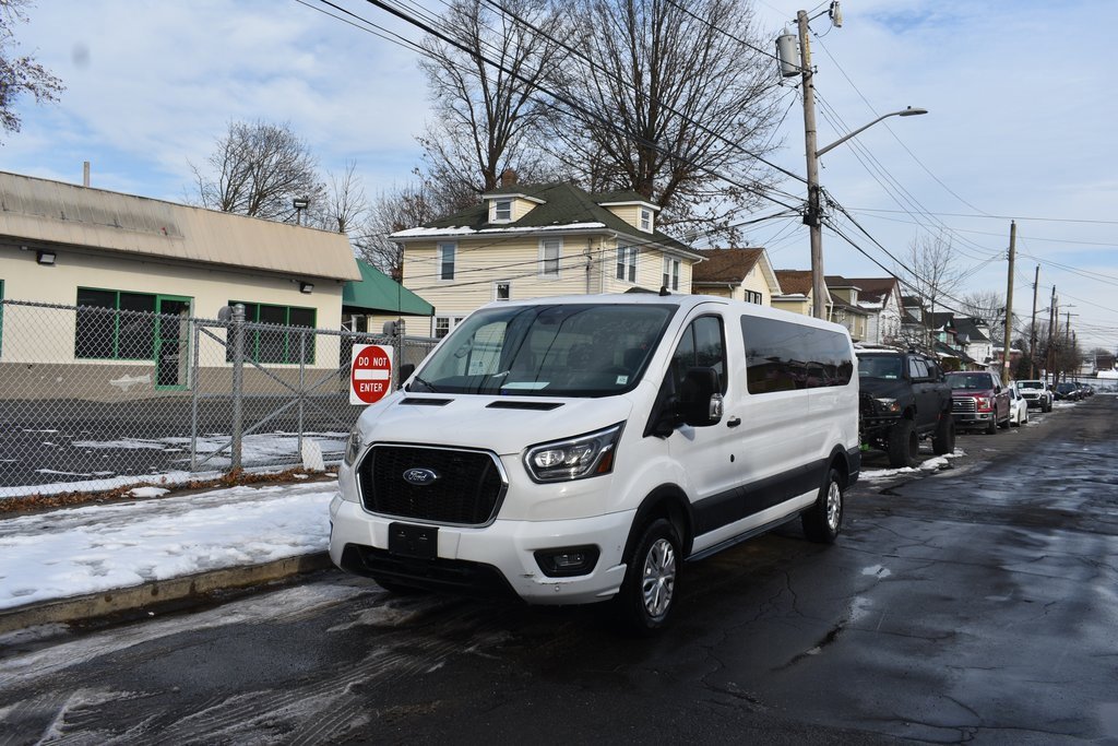 Used 2023 Ford Transit 350 XLT image 3