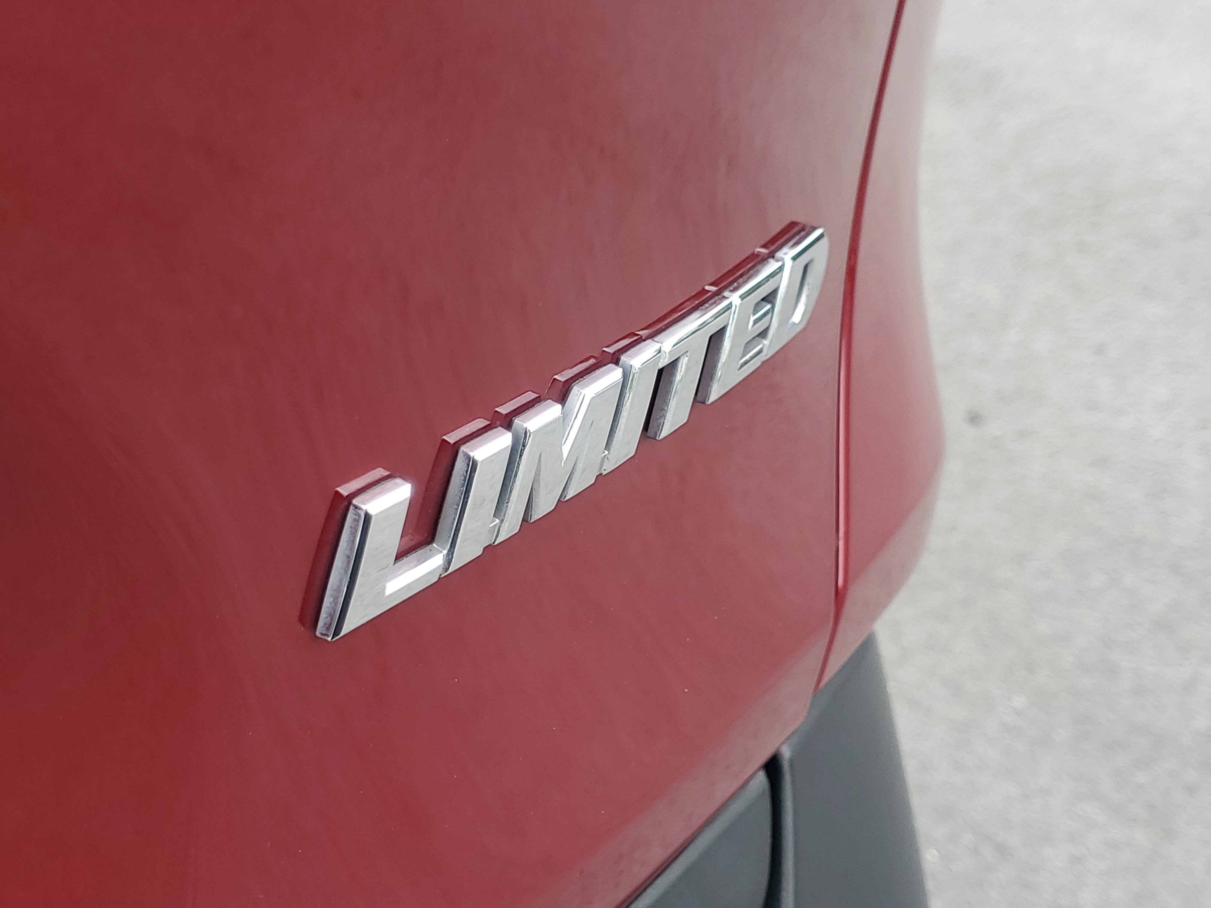 Used 2023 Toyota RAV4 Limited image 9