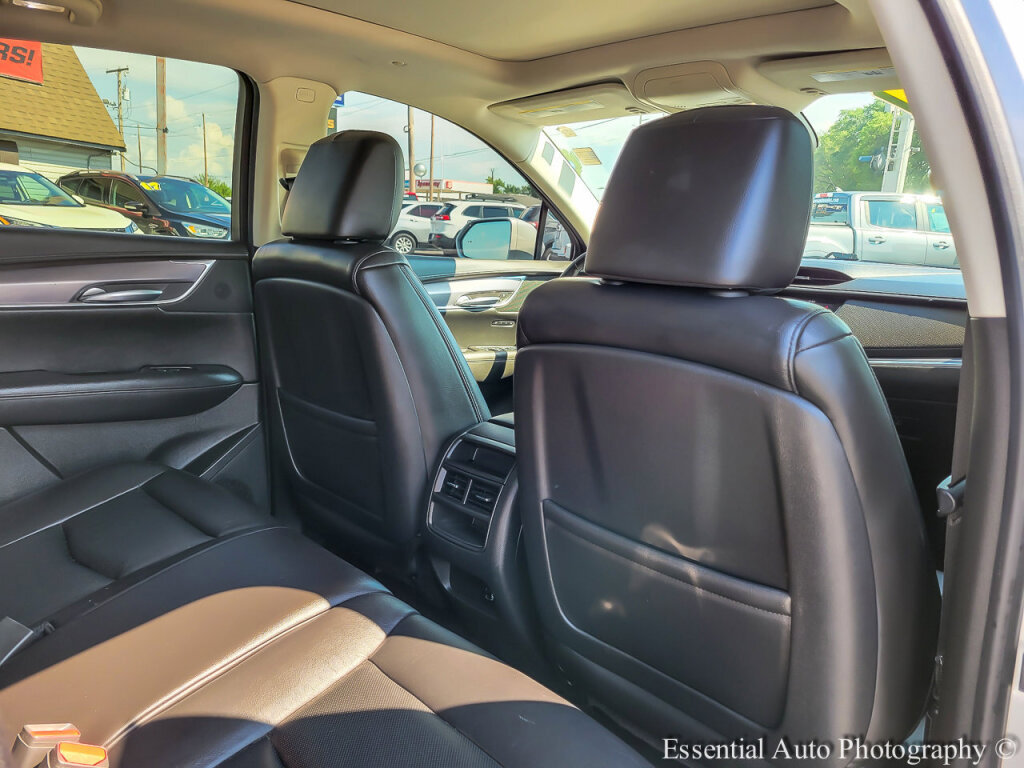 Used 2017 Cadillac XT5 Premium Luxury image 31