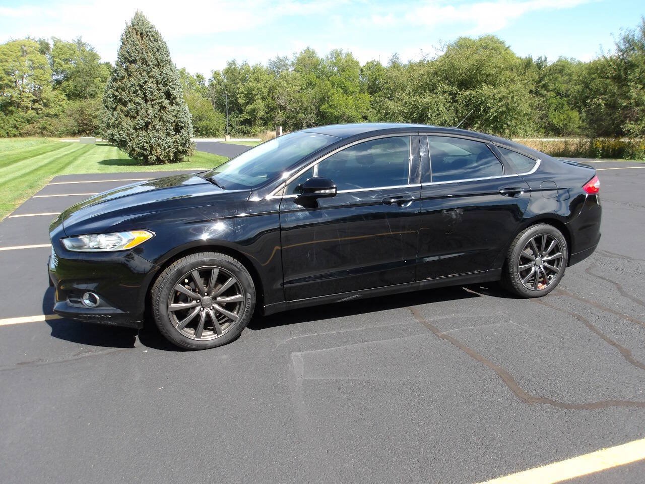 Used 2016 Ford Fusion SE FWD image 9