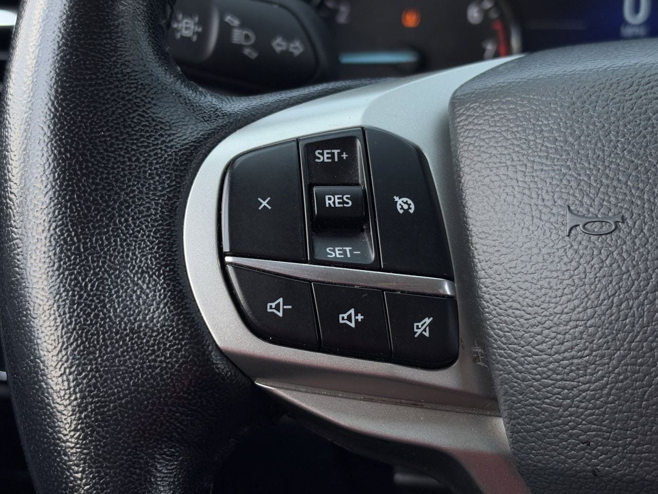 Used 2022 Ford Explorer XLT RWD image 16