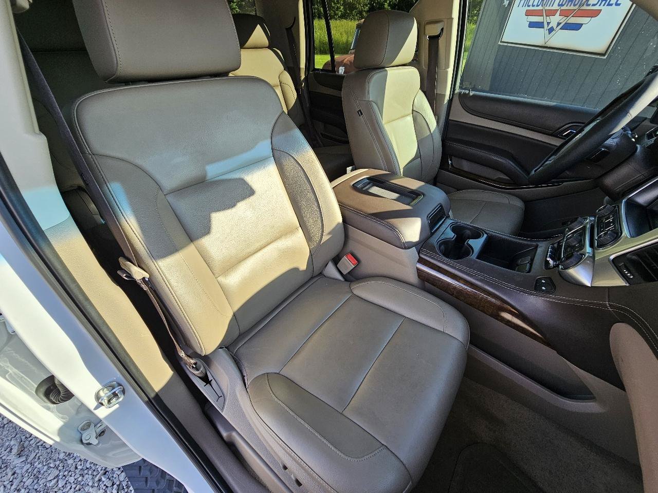 Used 2018 Chevrolet Tahoe LT w/ Luxury Package AWD/4WD image 39