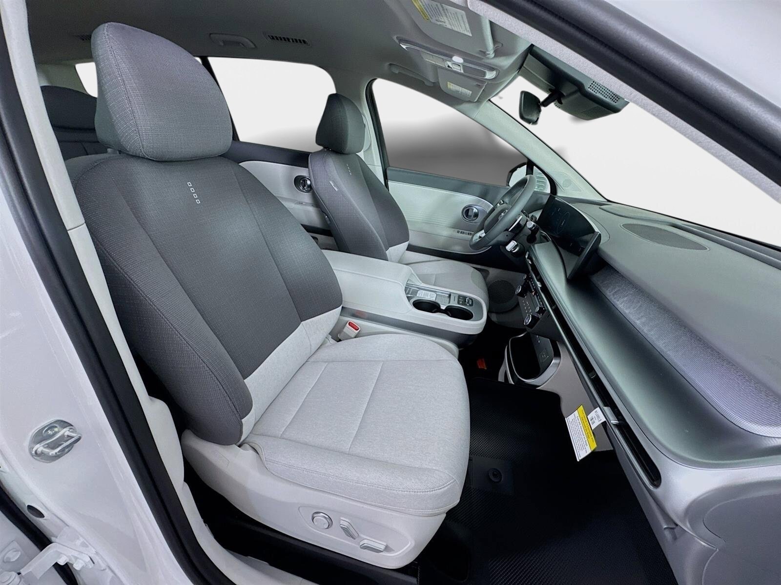 New 2026 Hyundai Ioniq 9 SE AWD/4WD image 28