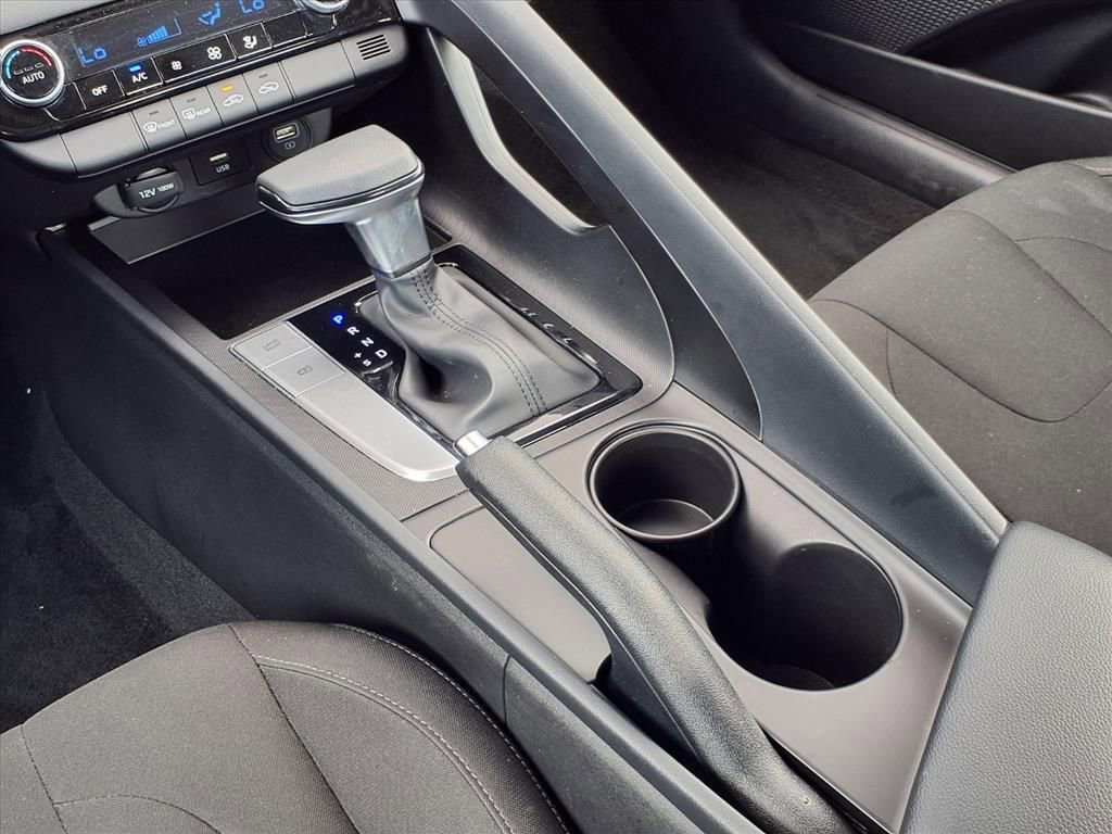 Used 2023 Hyundai Elantra SEL w/ Cargo Package image 16