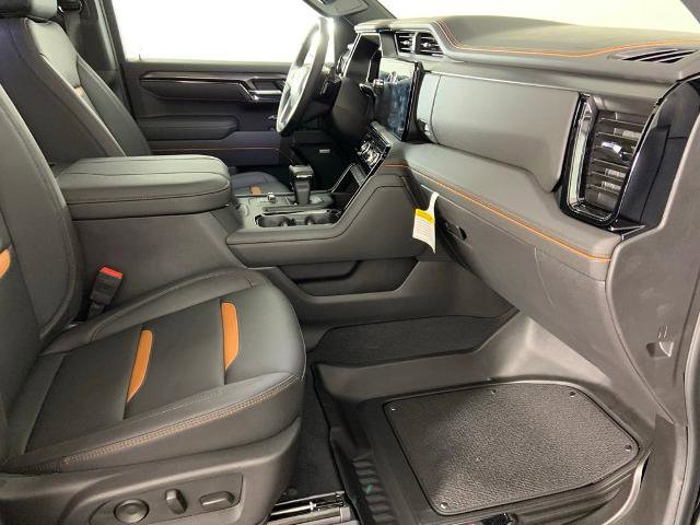 Used 2025 GMC Sierra 1500 AT4 w/ AT4 Premium Package AWD/4WD image 18