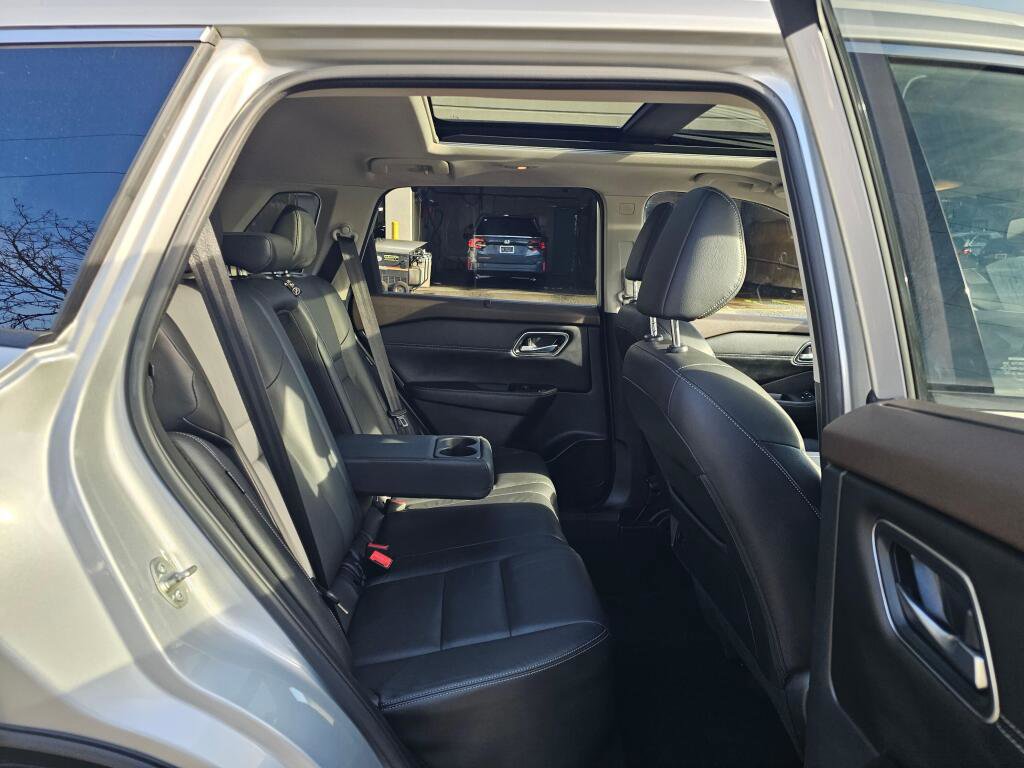 Used 2021 Nissan Rogue SL image 13