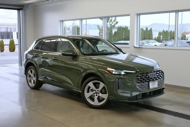 New 2025 Audi Q5 Prestige