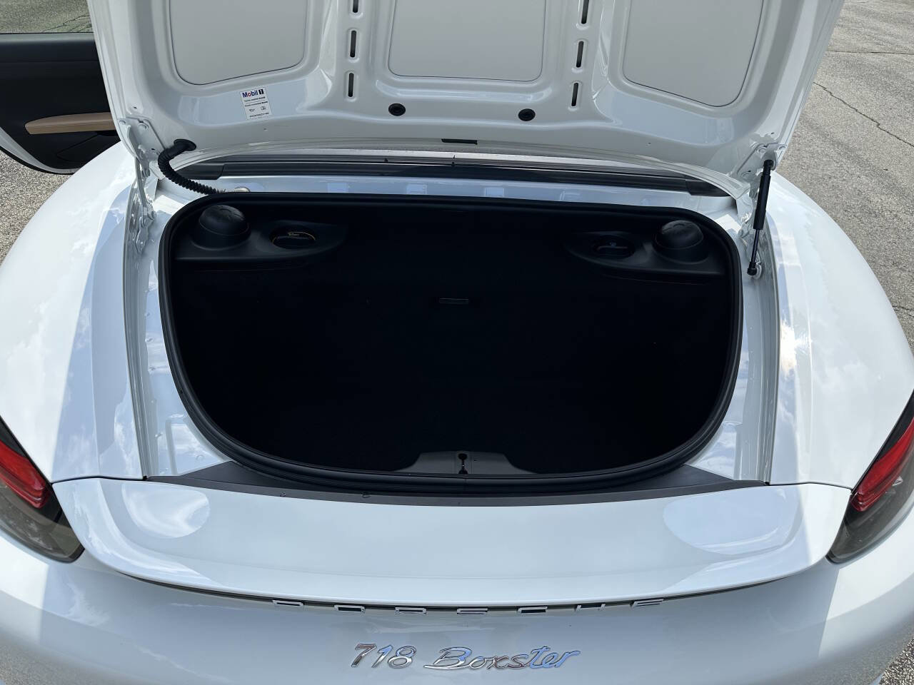 Used 2018 Porsche 718 Boxster Base 2dr Convertible RWD image 13