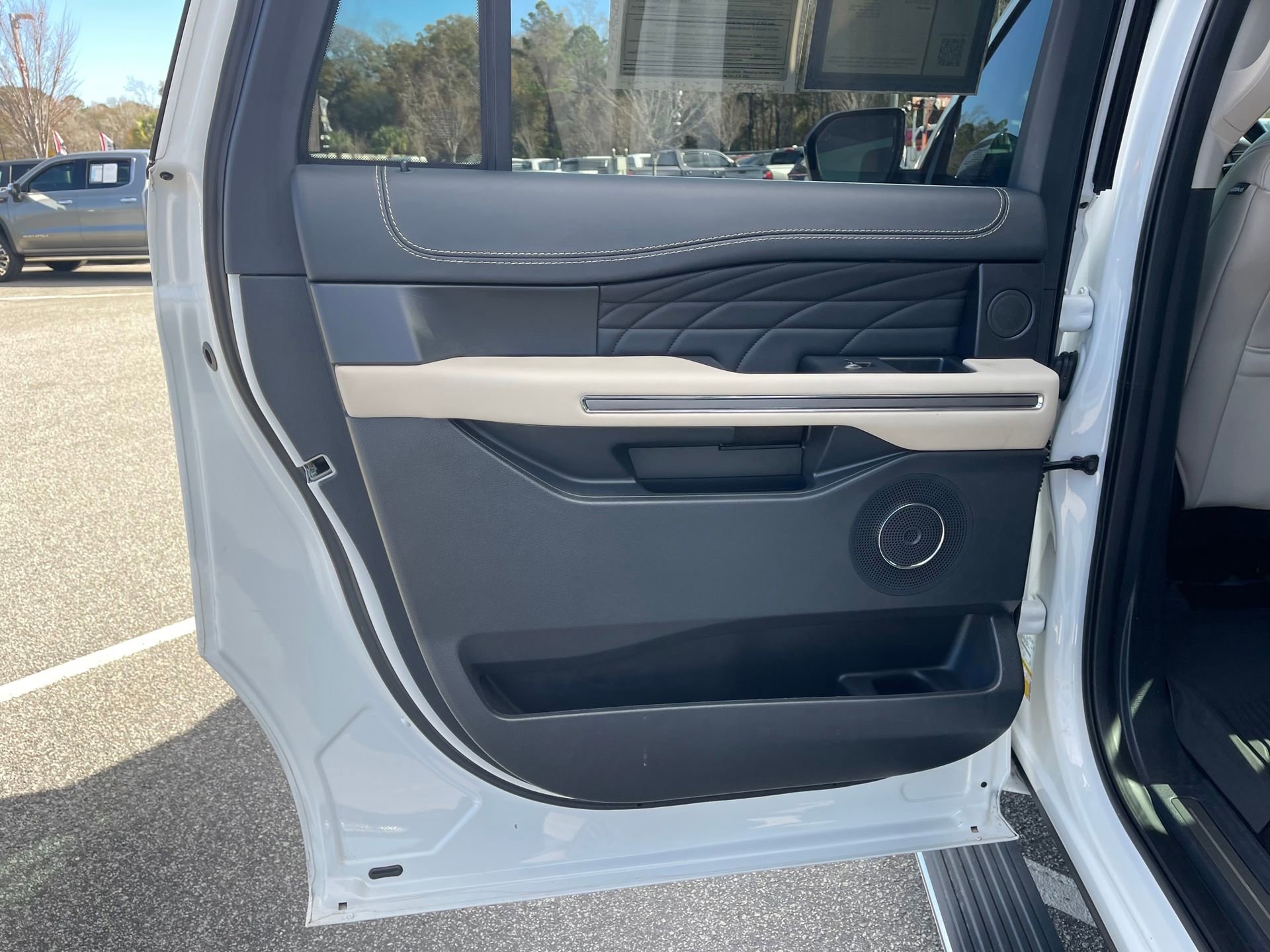 Used 2023 Ford Expedition Max Platinum image 20