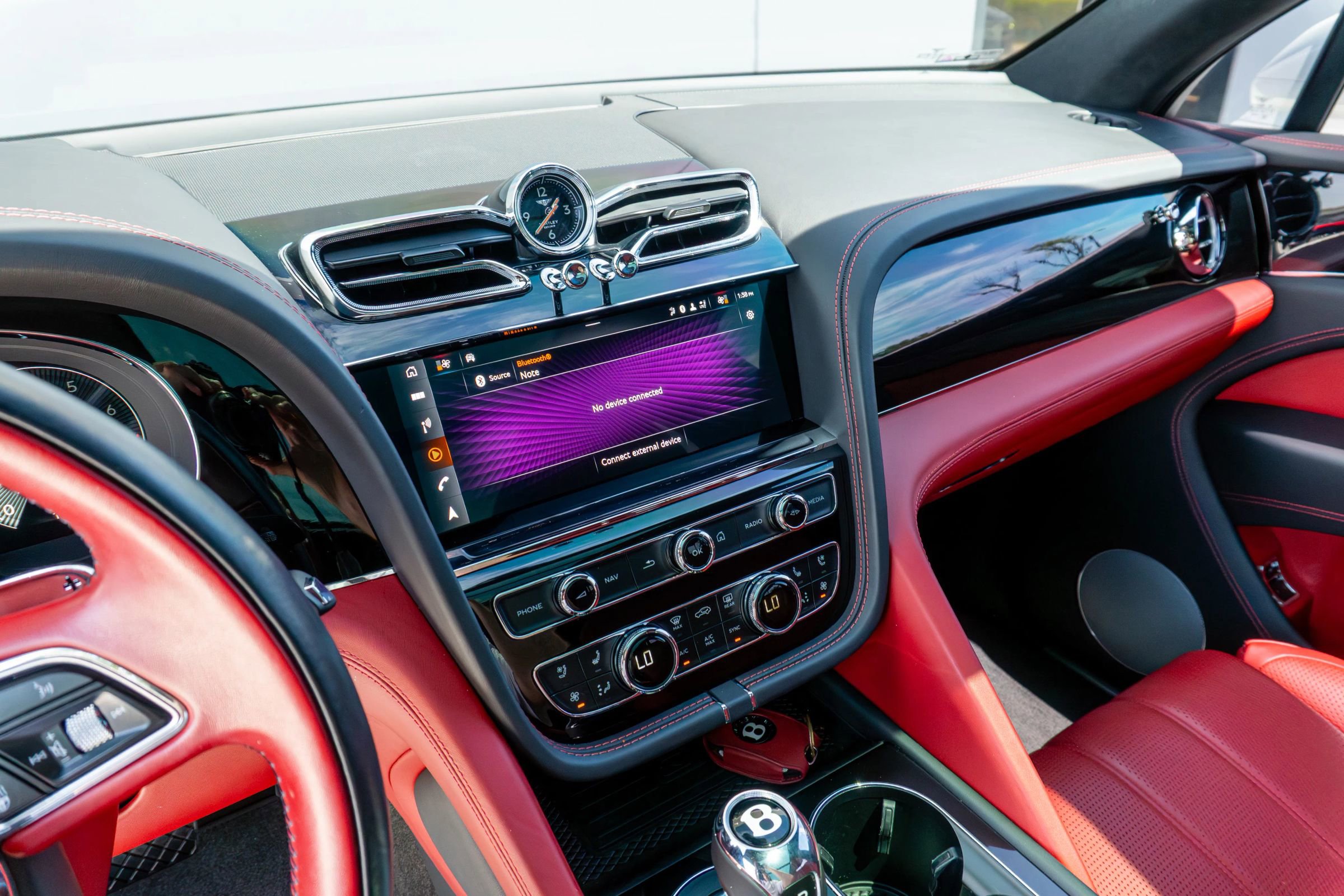Used 2023 Bentley Bentayga image 63