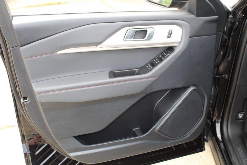 Used 2025 Ford Explorer Active w/ Active Comfort Package image 24