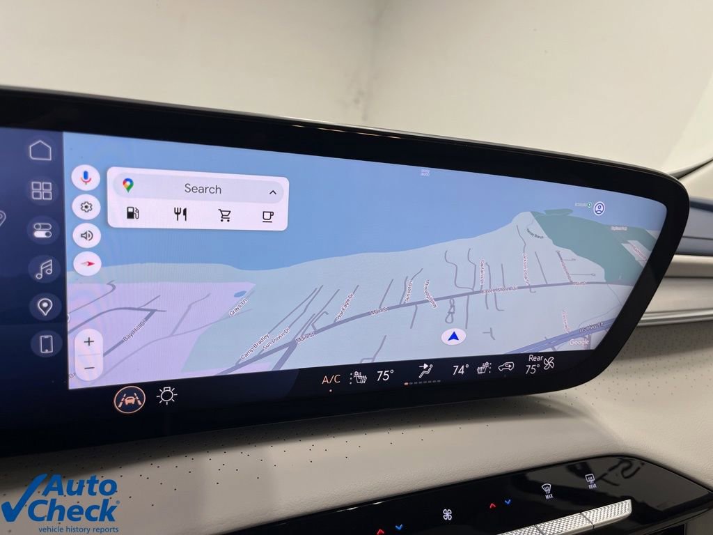 Used 2025 Buick Enclave Avenir image 13