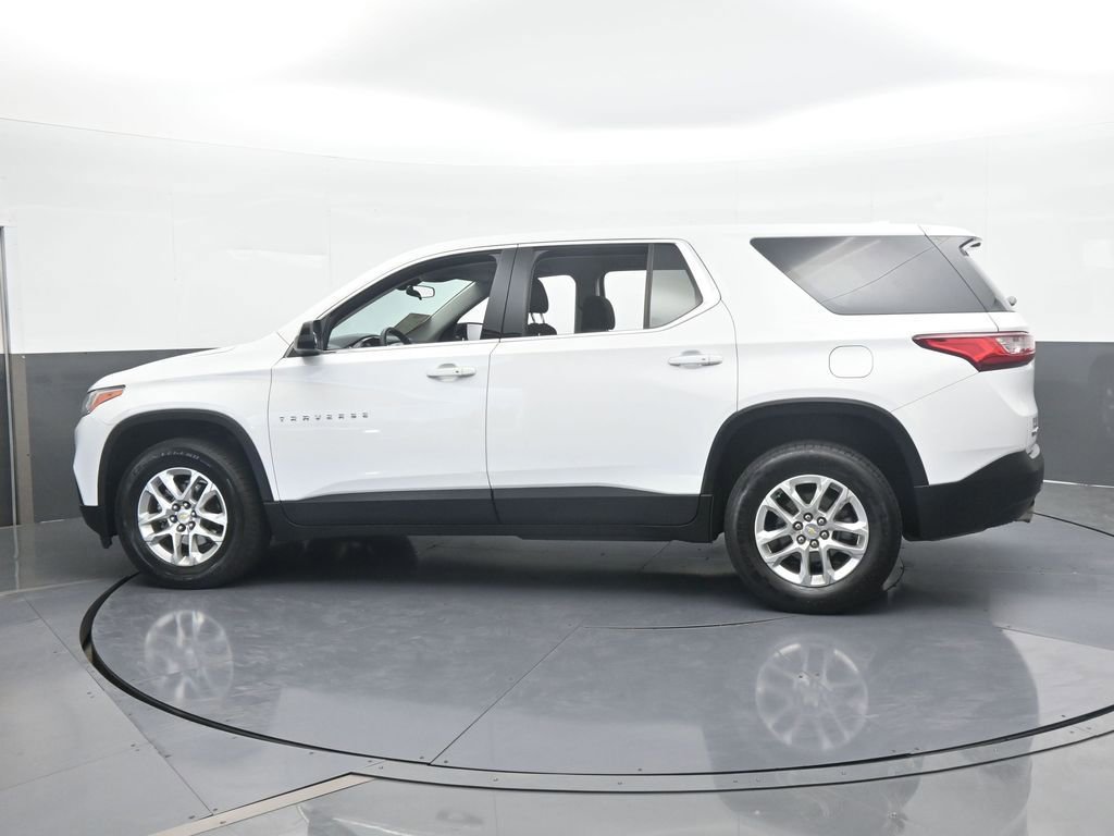 Used 2021 Chevrolet Traverse LS image 3