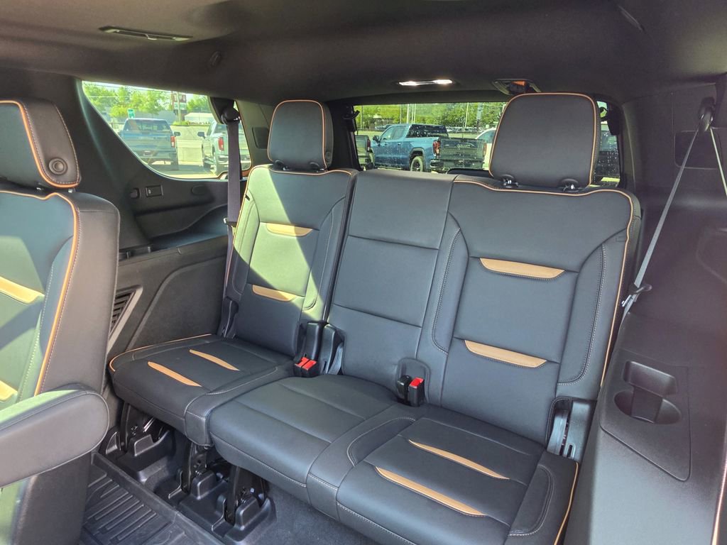 Used 2024 GMC Yukon AT4 w/ AT4 Premium Plus Package AWD/4WD image 15