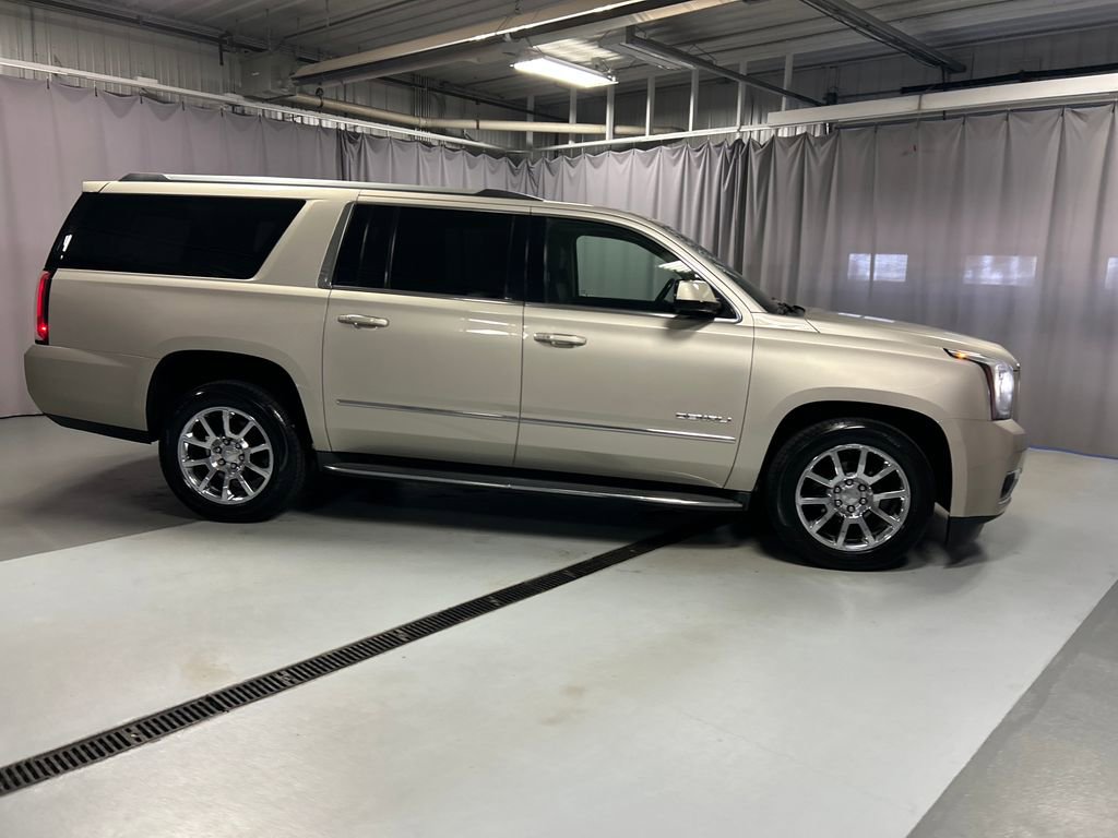 Used 2015 GMC Yukon XL Denali w/ Touring Package AWD/4WD image 8