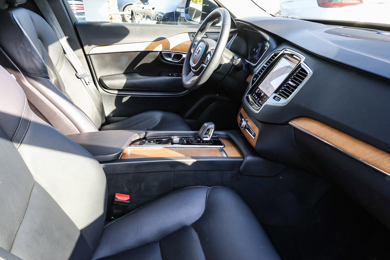 Used 2024 Volvo XC90 T8 Plus AWD/4WD image 15