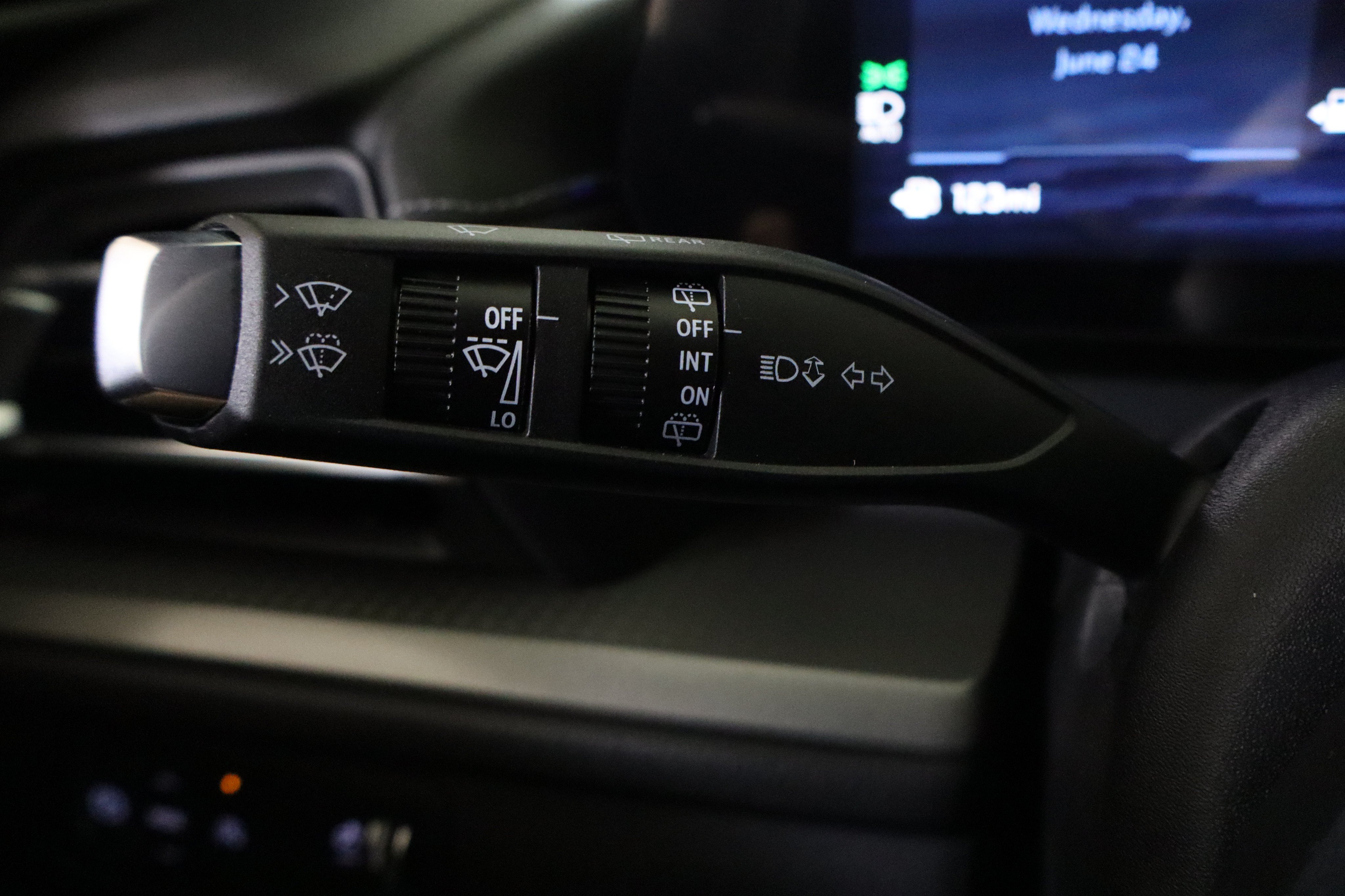 New 2026 Chevrolet Traverse LT w/ Driver Confidence Package FWD image 31